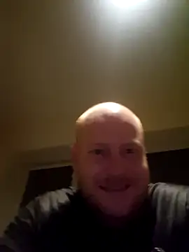 svenni2525 online show from October 31, 2025, 7:10 pm