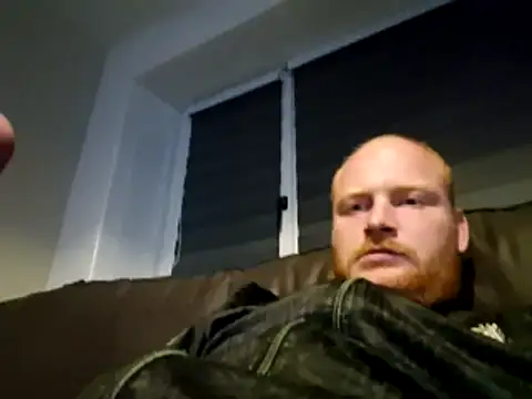 svenni2525 online show from October 17, 2025, 12:14 am