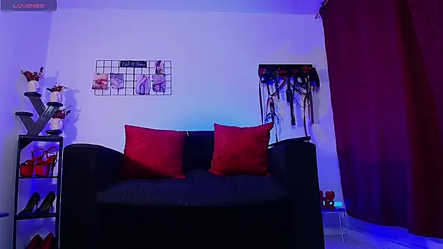 JulietthNoir online show from September 24, 2025, 6:14 pm