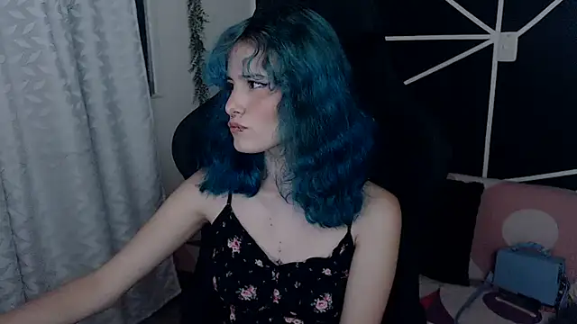 Snapshot of LITTLENAMI_ chatting on October 10, 2025, 11:27 pm LITTLENAMI online show from October 10, 2025, 11:27 pm