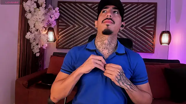 Snapshot of Donovan_Desmond chatting on February 26, 2026, 12:21 am Donovan Desmond online show from February 26, 2026, 12:21 am