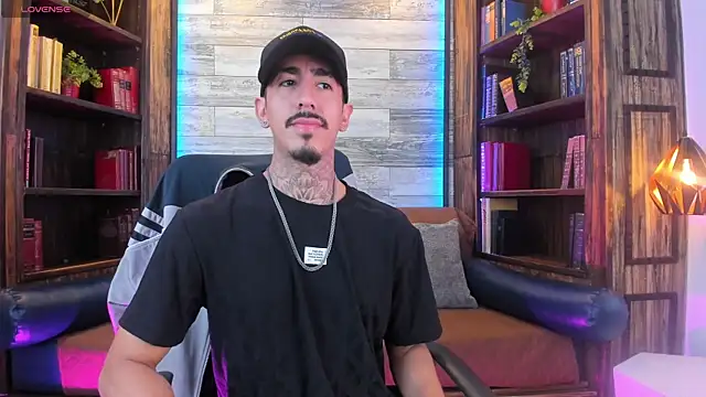 Snapshot of Donovan_Desmond chatting on February 18, 2026, 9:11 pm Donovan Desmond online show from February 18, 2026, 9:11 pm