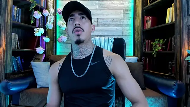 Snapshot of Donovan_Desmond chatting on February 13, 2026, 3:39 am Donovan Desmond online show from February 13, 2026, 3:39 am