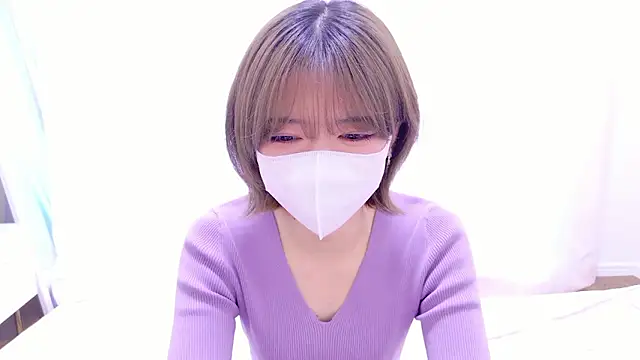 Azusa DoMybest online show from December 4, 2025, 4:33 am