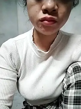 Mie rose online show from February 18, 2026, 8:33 am