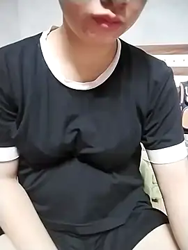 Mie rose online show from October 12, 2025, 1:23 pm