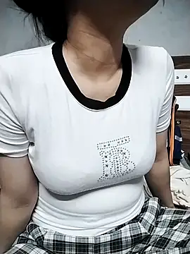 Mie rose online show from November 12, 2025, 1:15 pm