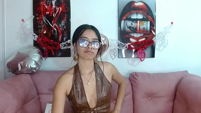 Snapshot of Miahotcs1 chatting on February 13, 2026, 11:54 am Miahotcs1 online show from February 13, 2026, 11:54 am