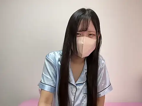 noa uxu online show from October 13, 2025, 12:34 am