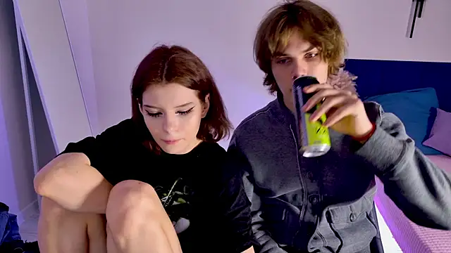 Snapshot of Bonnie_And_C1yde chatting on November 25, 2025, 5:02 pm Bonnie And C1yde online show from November 25, 2025, 5:02 pm