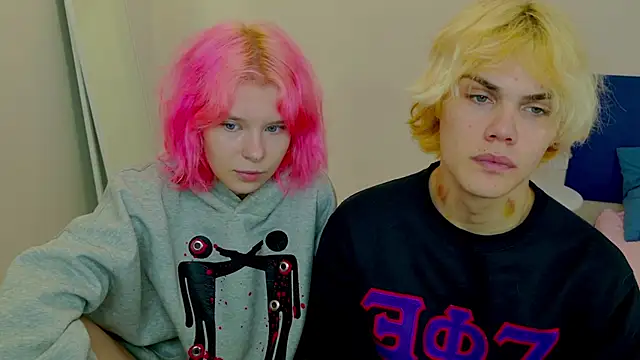 Snapshot of Bonnie_And_C1yde chatting on October 19, 2025, 5:16 pm Bonnie And C1yde online show from October 19, 2025, 5:16 pm