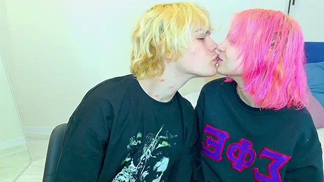 Snapshot of Bonnie_And_C1yde chatting on October 14, 2025, 5:13 pm Bonnie And C1yde online show from October 14, 2025, 5:13 pm