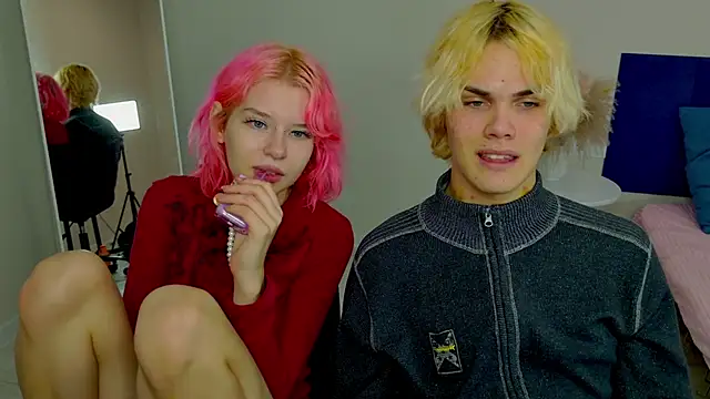 Snapshot of Bonnie_And_C1yde chatting on October 20, 2025, 5:13 pm Bonnie And C1yde online show from October 20, 2025, 5:13 pm