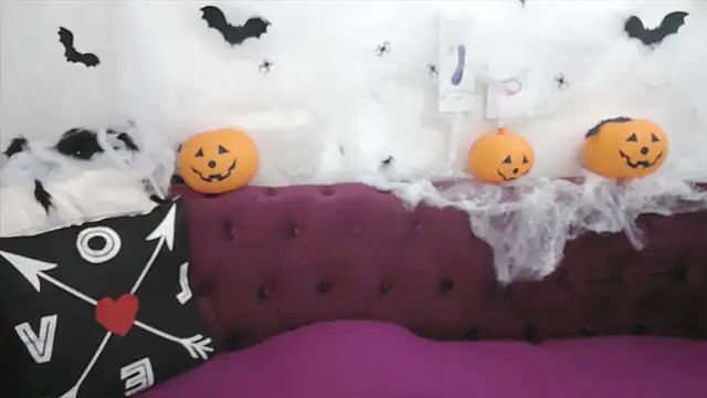 Snapshot of Amber_Monro chatting on October 24, 2025, 2:54 am Amber Monro online show from October 24, 2025, 2:54 am