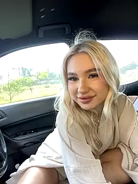 Kiss Avrora  online show from September 18, 2025, 4:15 am