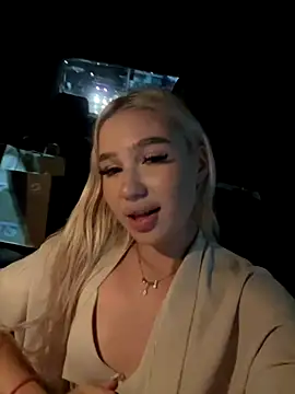 Kiss Avrora  online show from September 14, 2025, 5:46 pm