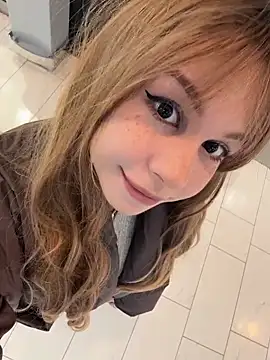 Snapshot of RosieSecret chatting on February 21, 2026, 8:05 am RosieSecret online show from February 21, 2026, 8:05 am