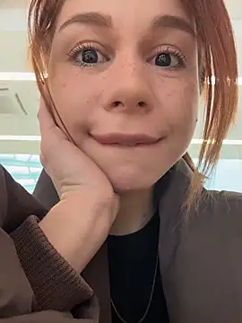 Snapshot of RosieSecret chatting on February 19, 2026, 8:11 am RosieSecret online show from February 19, 2026, 8:11 am