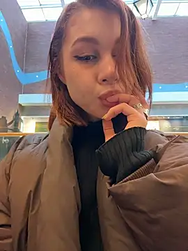 Snapshot of RosieSecret chatting on March 2, 2026, 10:11 am RosieSecret online show from March 2, 2026, 10:11 am