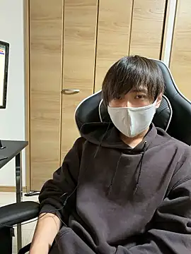 jiji9253 online show from March 25, 2026, 1:43 pm