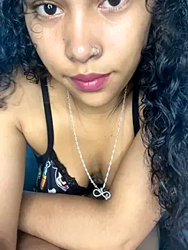 SophieD online show from December 2, 2025, 1:46 pm