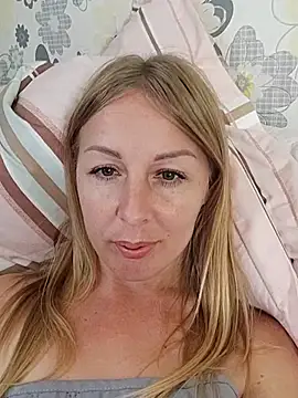 LunaSugarX online show from September 25, 2025, 10:10 am