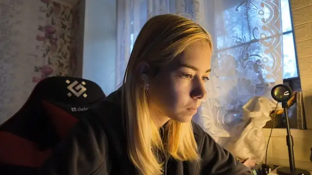 Witching Moon online show from October 21, 2025, 7:30 am