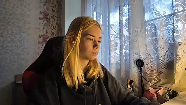 Witching Moon online show from October 15, 2025, 7:27 am