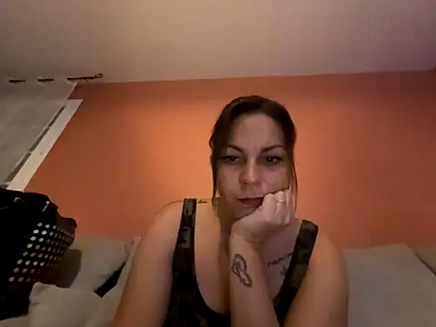 minettedusud online show from November 30, 2025, 9:59 pm