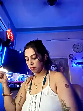 Love Beauty01 online show from February 27, 2026, 6:52 pm