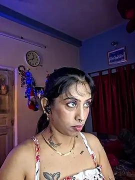 Love Beauty01 online show from May 12, 2026, 6:47 pm