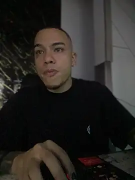 Snapshot of AlphaMasterXxx chatting on November 12, 2025, 8:29 am AlphaMasterXxx online show from November 12, 2025, 8:29 am