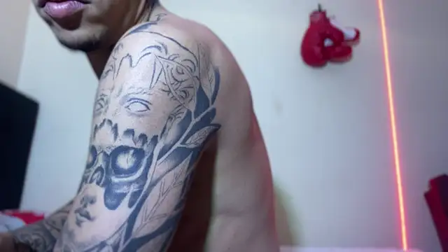 Snapshot of AlphaMasterXxx chatting on November 7, 2025, 6:12 pm AlphaMasterXxx online show from November 7, 2025, 6:12 pm