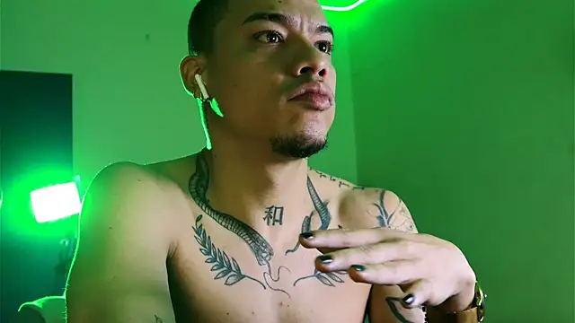 Snapshot of AlphaMasterXxx chatting on November 22, 2025, 8:46 am AlphaMasterXxx online show from November 22, 2025, 8:46 am