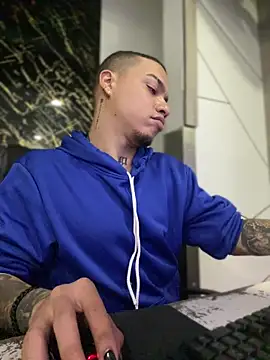 Snapshot of AlphaMasterXxx chatting on November 20, 2025, 2:29 pm AlphaMasterXxx online show from November 20, 2025, 2:29 pm