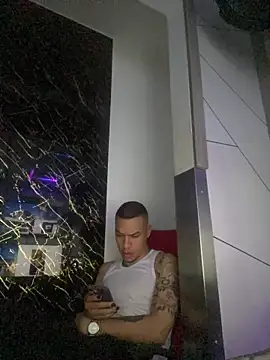 Snapshot of AlphaMasterXxx chatting on November 13, 2025, 9:46 am AlphaMasterXxx online show from November 13, 2025, 9:46 am