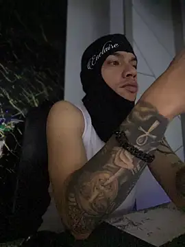 Snapshot of AlphaMasterXxx chatting on November 11, 2025, 4:40 am AlphaMasterXxx online show from November 11, 2025, 4:40 am