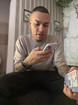 Snapshot of AlphaMasterXxx chatting on October 11, 2025, 12:06 pm AlphaMasterXxx online show from October 11, 2025, 12:06 pm