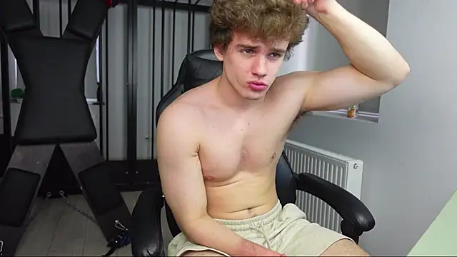 Snapshot of Ricky_Becko chatting on October 15, 2025, 2:47 pm Ricky Becko online show from October 15, 2025, 2:47 pm