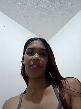 Snapshot of Khalessycute chatting on October 16, 2025, 9:45 pm Khalessycute online show from October 16, 2025, 9:45 pm