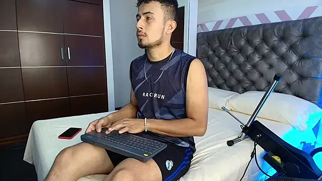 Valentiinoss online show from March 18, 2026, 9:04 pm