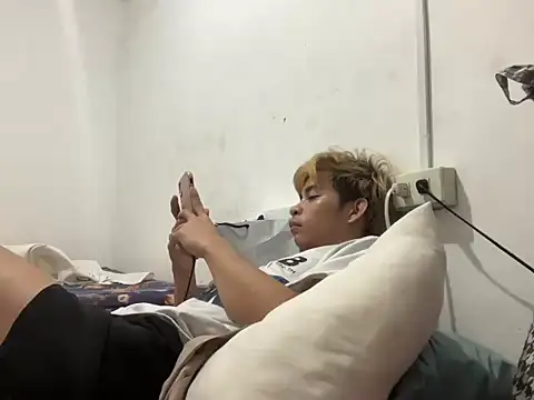 Sultry Charls online show from November 12, 2025, 4:44 pm