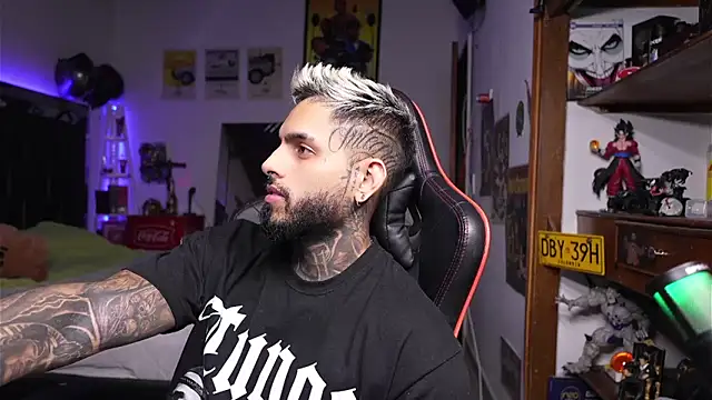 logan hugh8 online show from April 9, 2026, 4:58 am