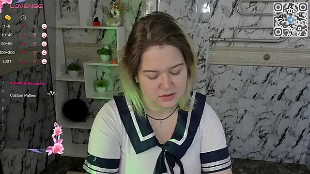 Snapshot of HelenHartt chatting on November 4, 2025, 6:06 am HelenHartt online show from November 4, 2025, 6:06 am