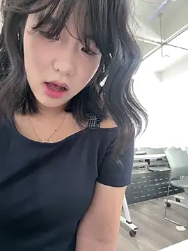 luluya1314 online show from April 24, 2026, 5:31 am