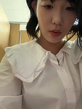 luluya1314 online show from April 7, 2026, 8:27 am