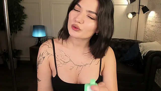 Dark Moni online show from October 14, 2025, 3:07 am