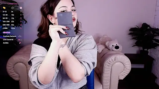 Snapshot of Dark_Moni chatting on February 25, 2026, 2:45 am Dark Moni online show from February 25, 2026, 2:45 am