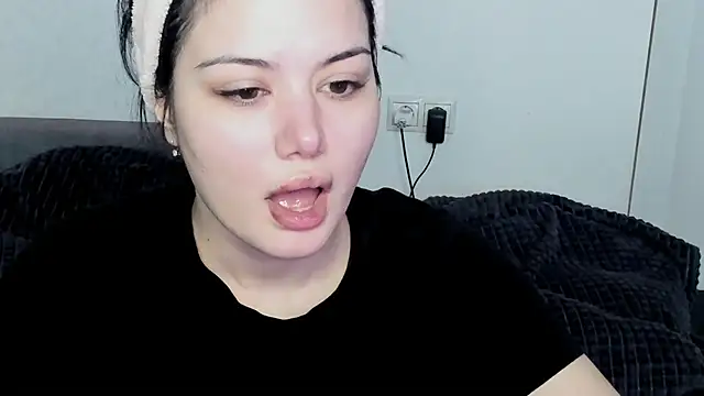 Dark Moni online show from May 22, 2026, 1:14 am