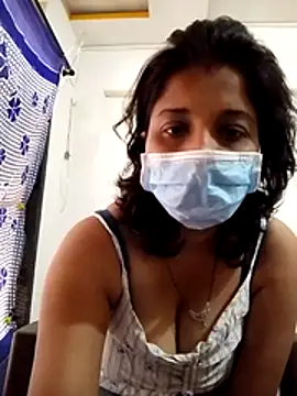 Snapshot of Love_Foreverr12 chatting on November 13, 2025, 8:29 am Love Foreverr12 online show from November 13, 2025, 8:29 am